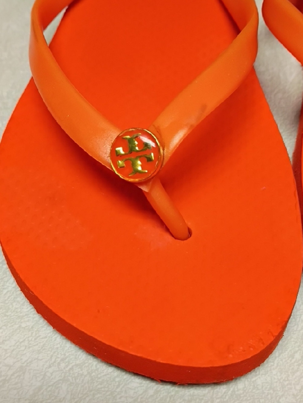 Tory Burch Bright Orange Logo Flip Sandals - Picture 2 of 3